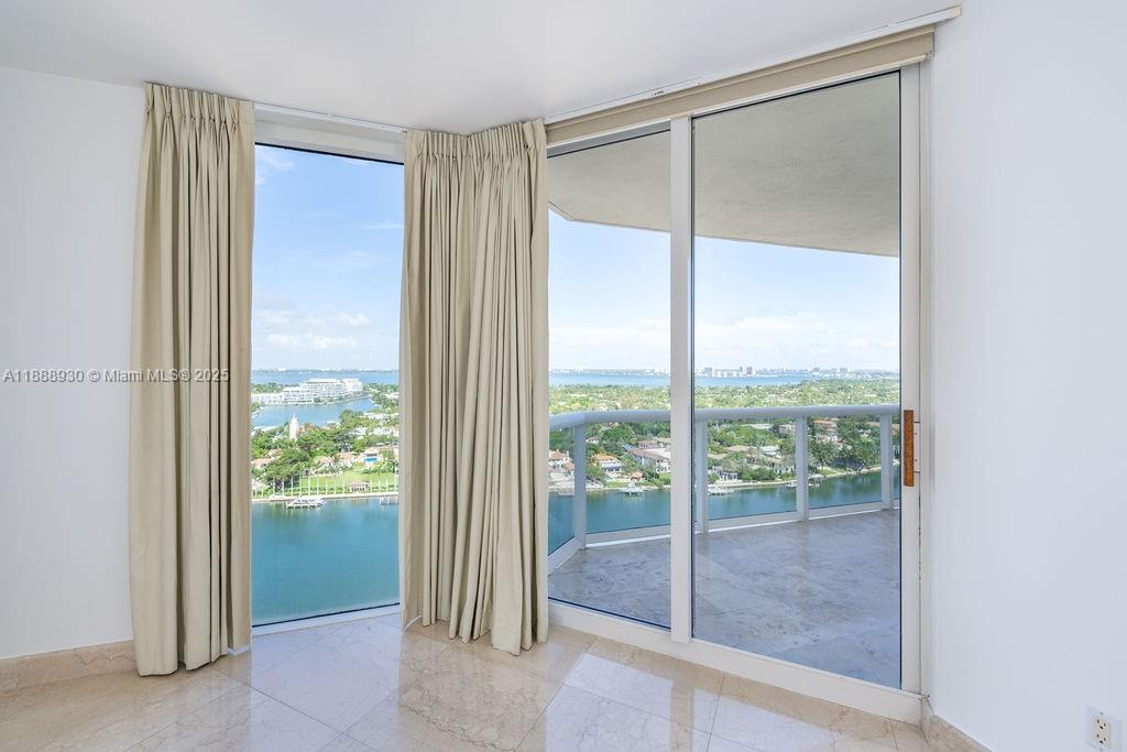 4779 Collins Ave #2206, Miami Beach FL 33140