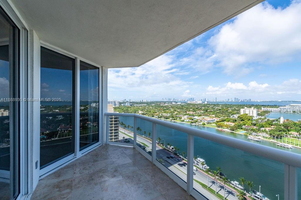 4779 Collins Ave #2206, Miami Beach FL 33140