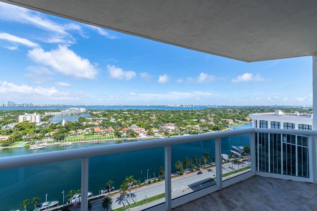 4779 Collins Ave #2206, Miami Beach FL 33140