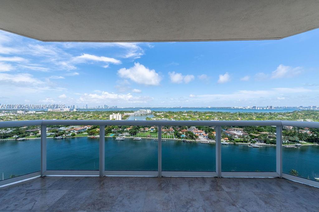 4779 Collins Ave #2206, Miami Beach FL 33140