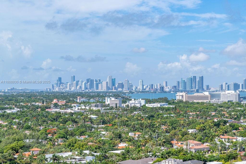 4779 Collins Ave #2206, Miami Beach FL 33140