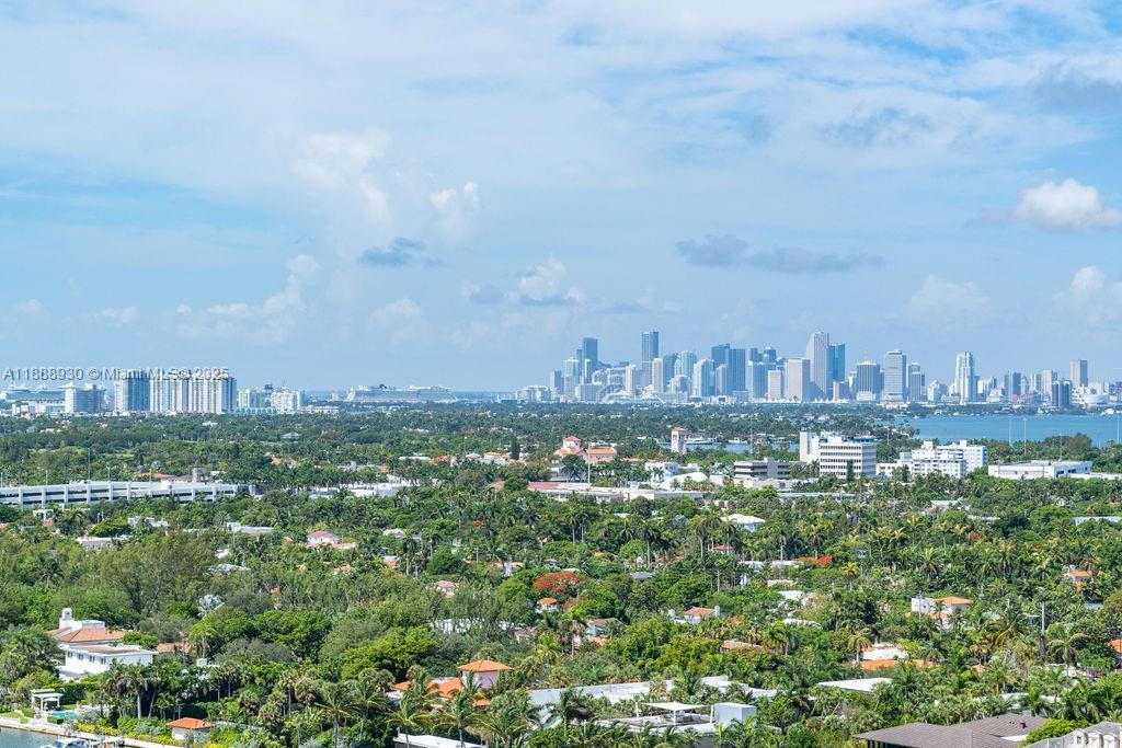 4779 Collins Ave #2206, Miami Beach FL 33140