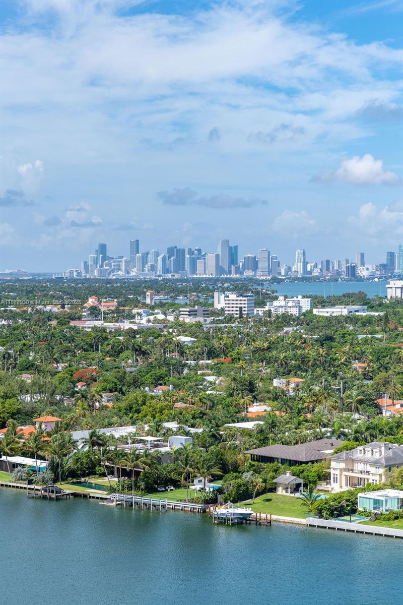 4779 Collins Ave #2206, Miami Beach FL 33140