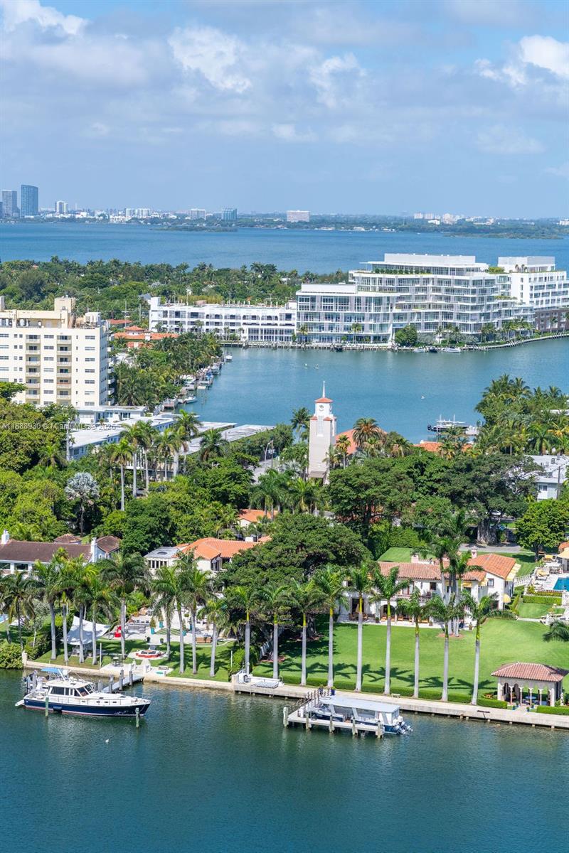 4779 Collins Ave #2206, Miami Beach FL 33140