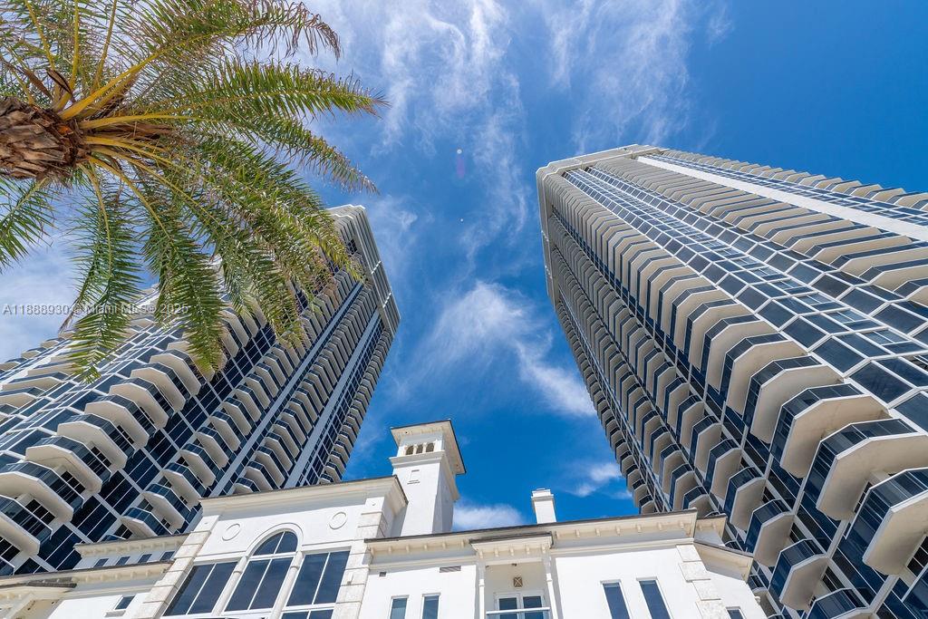 4779 Collins Ave #2206, Miami Beach FL 33140