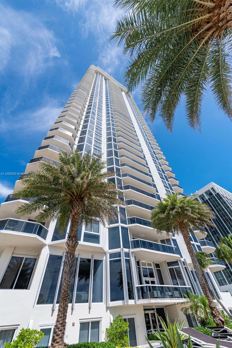 4779 Collins Ave #2206, Miami Beach FL 33140