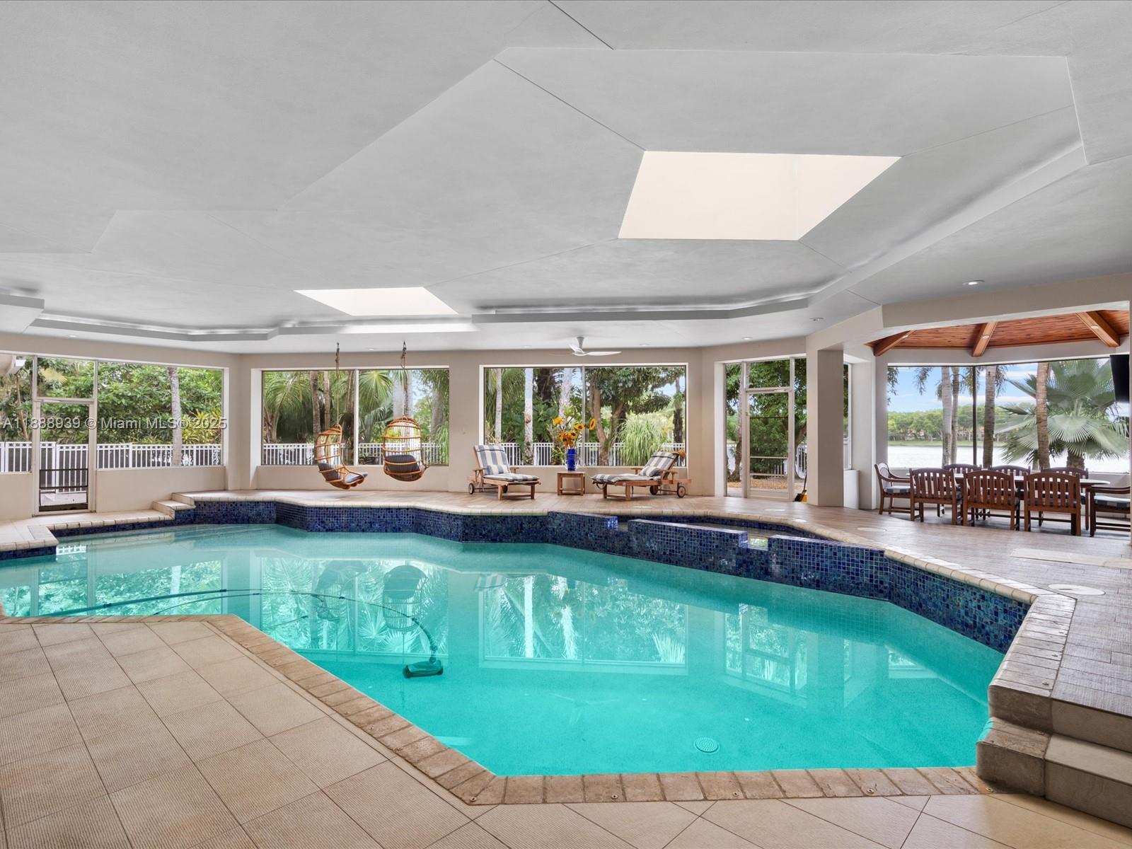 2941 Paddock Ln, Weston FL 33331