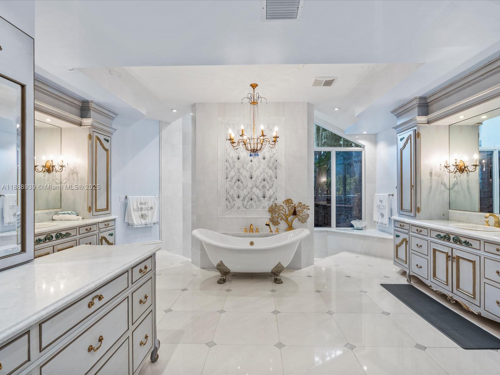 2941 Paddock Ln, Weston FL 33331
