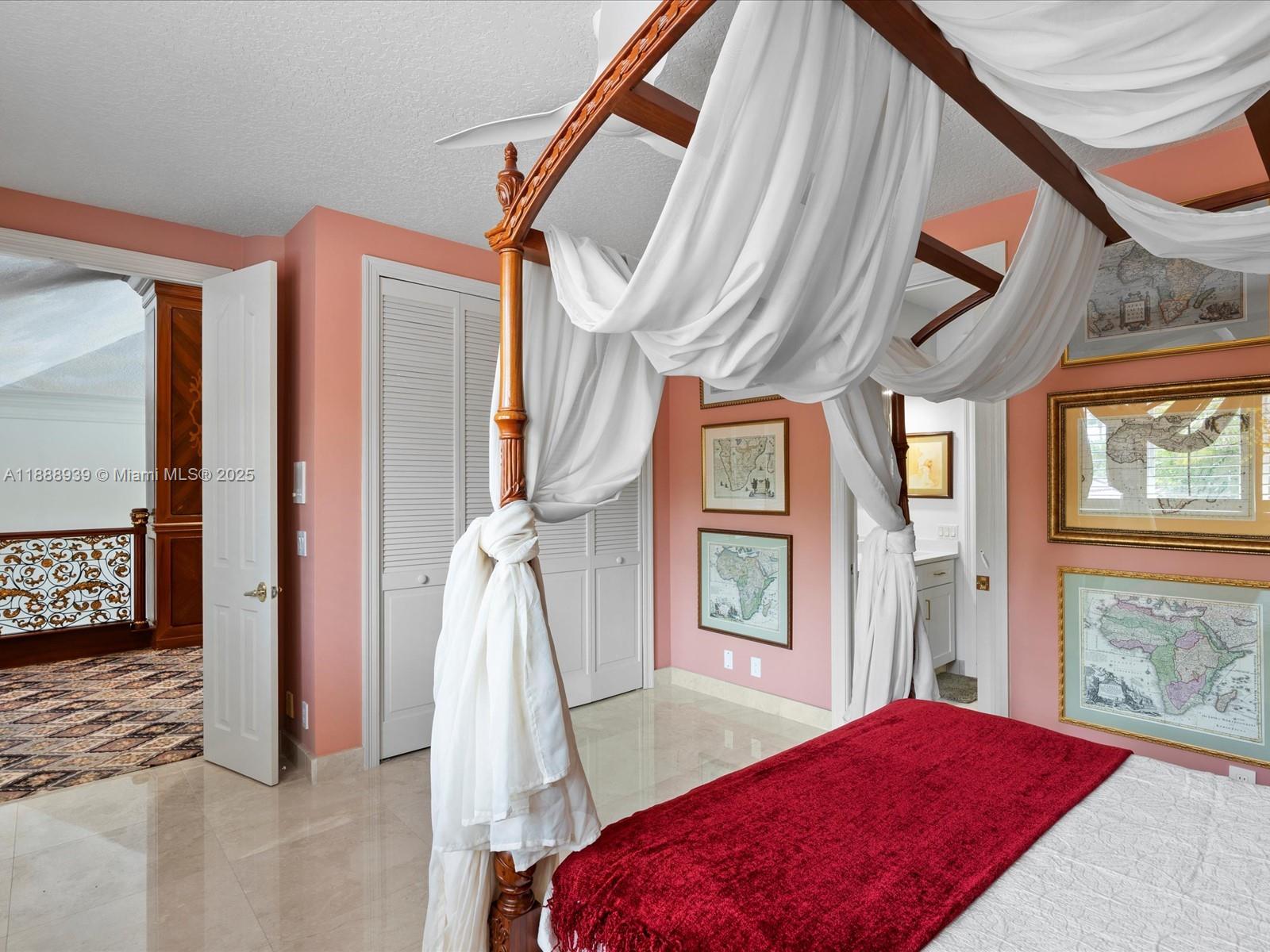 2941 Paddock Ln, Weston FL 33331