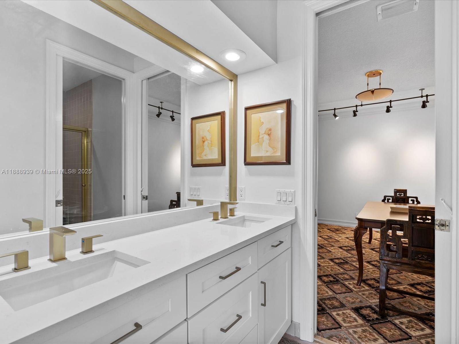 2941 Paddock Ln, Weston FL 33331