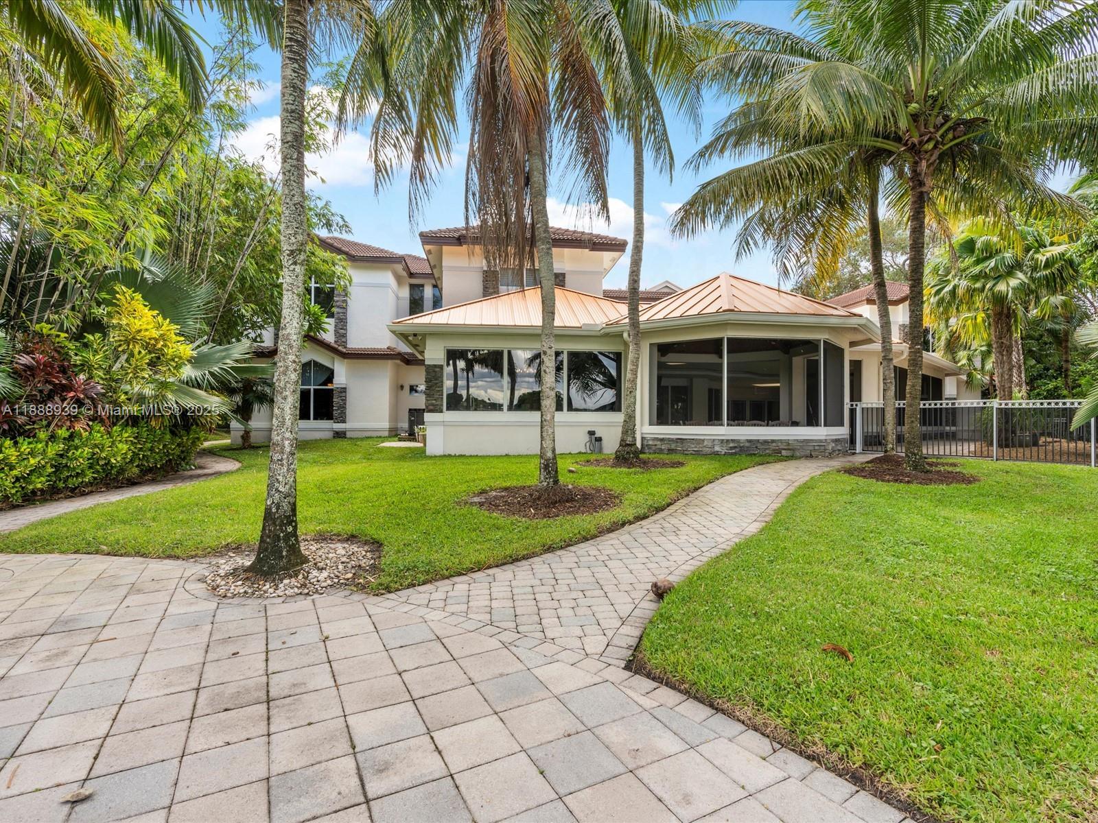 2941 Paddock Ln, Weston FL 33331