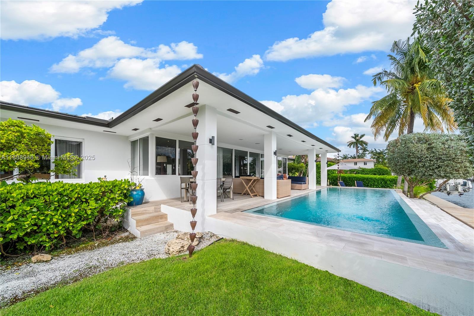 1370 NE 103rd St, Miami Shores FL 33138