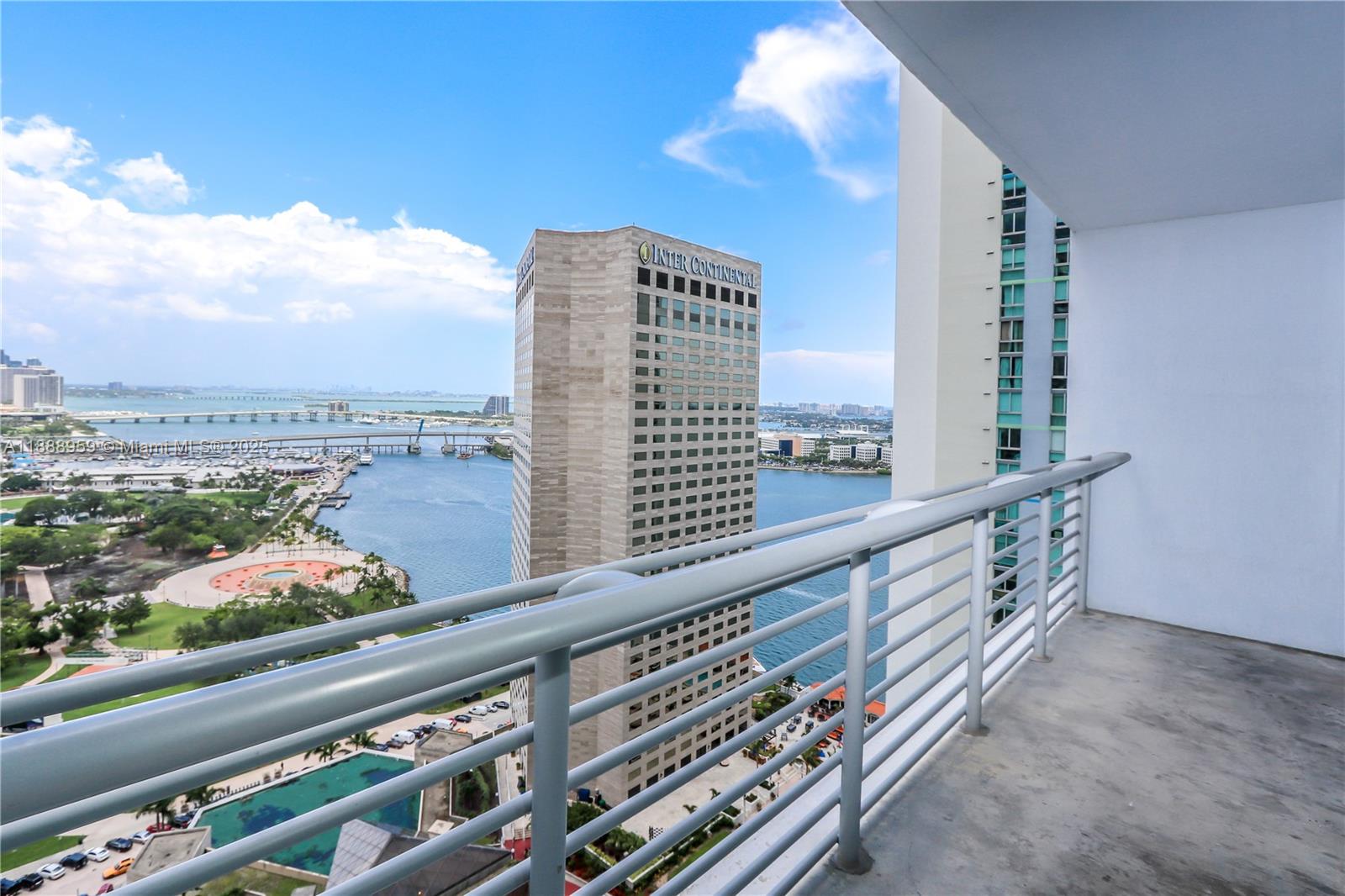 325 S Biscayne Blvd #2820, Miami FL 33131