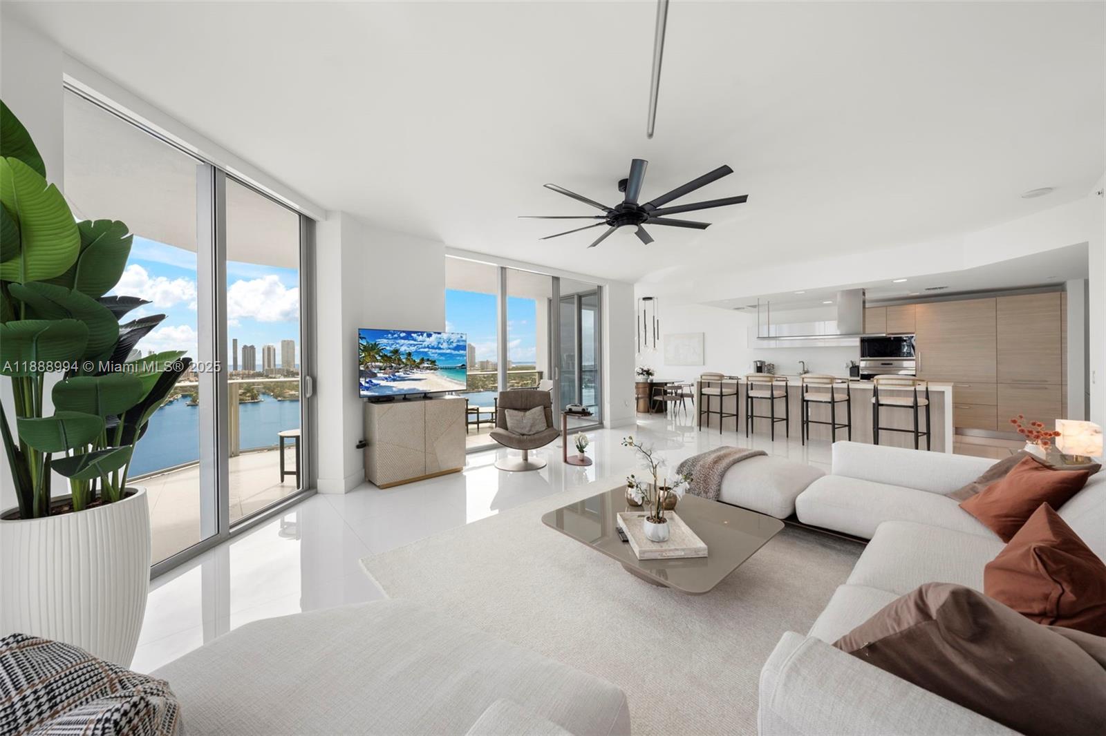 17111 Biscayne Blvd #2109, North Miami Beach FL 33160