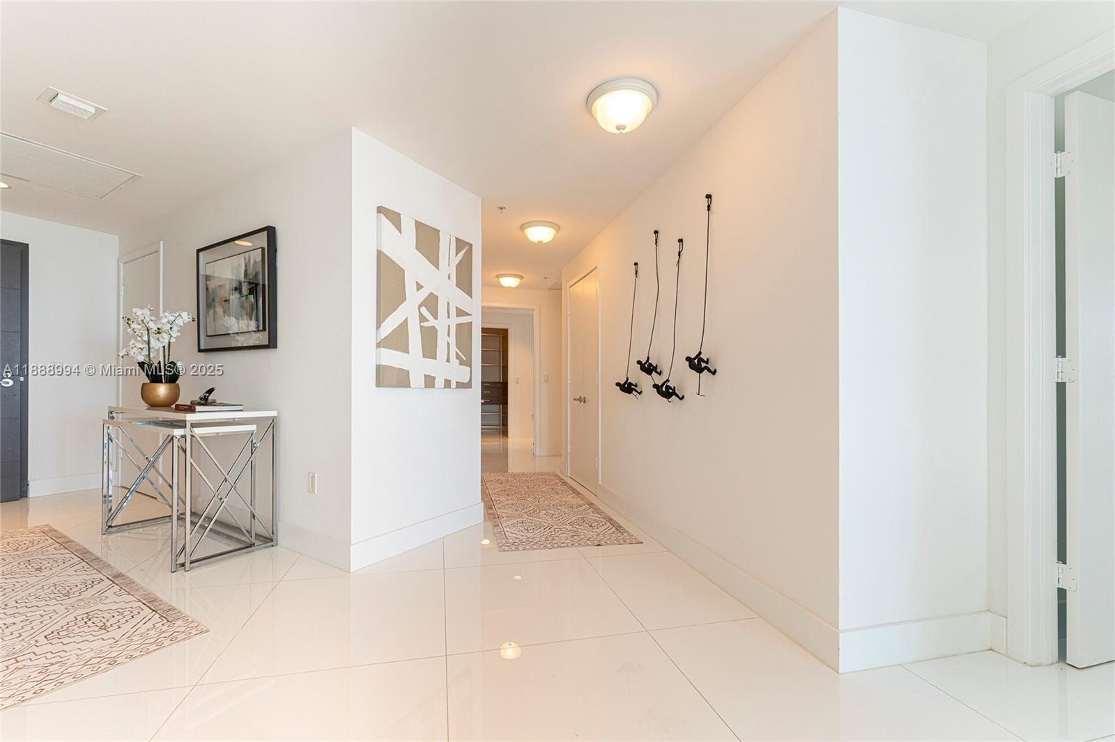 17111 Biscayne Blvd #2109, North Miami Beach FL 33160
