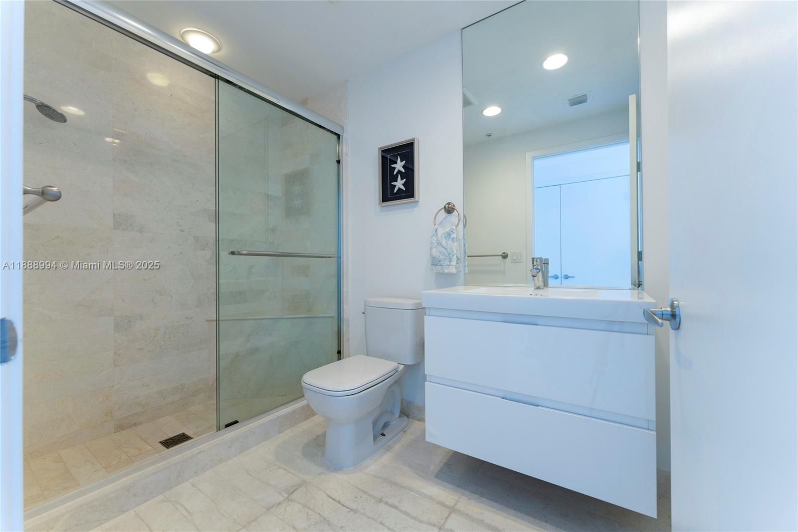 17111 Biscayne Blvd #2109, North Miami Beach FL 33160