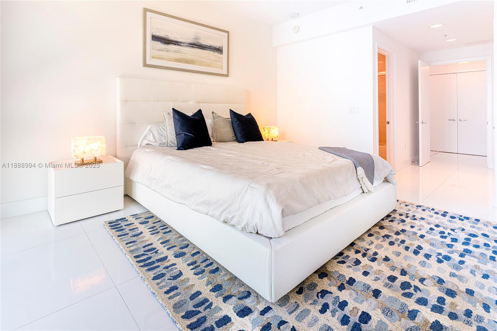 17111 Biscayne Blvd #2109, North Miami Beach FL 33160