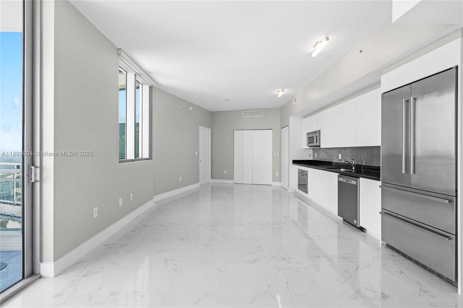 92 SW 3rd St #5206, Miami FL 33130