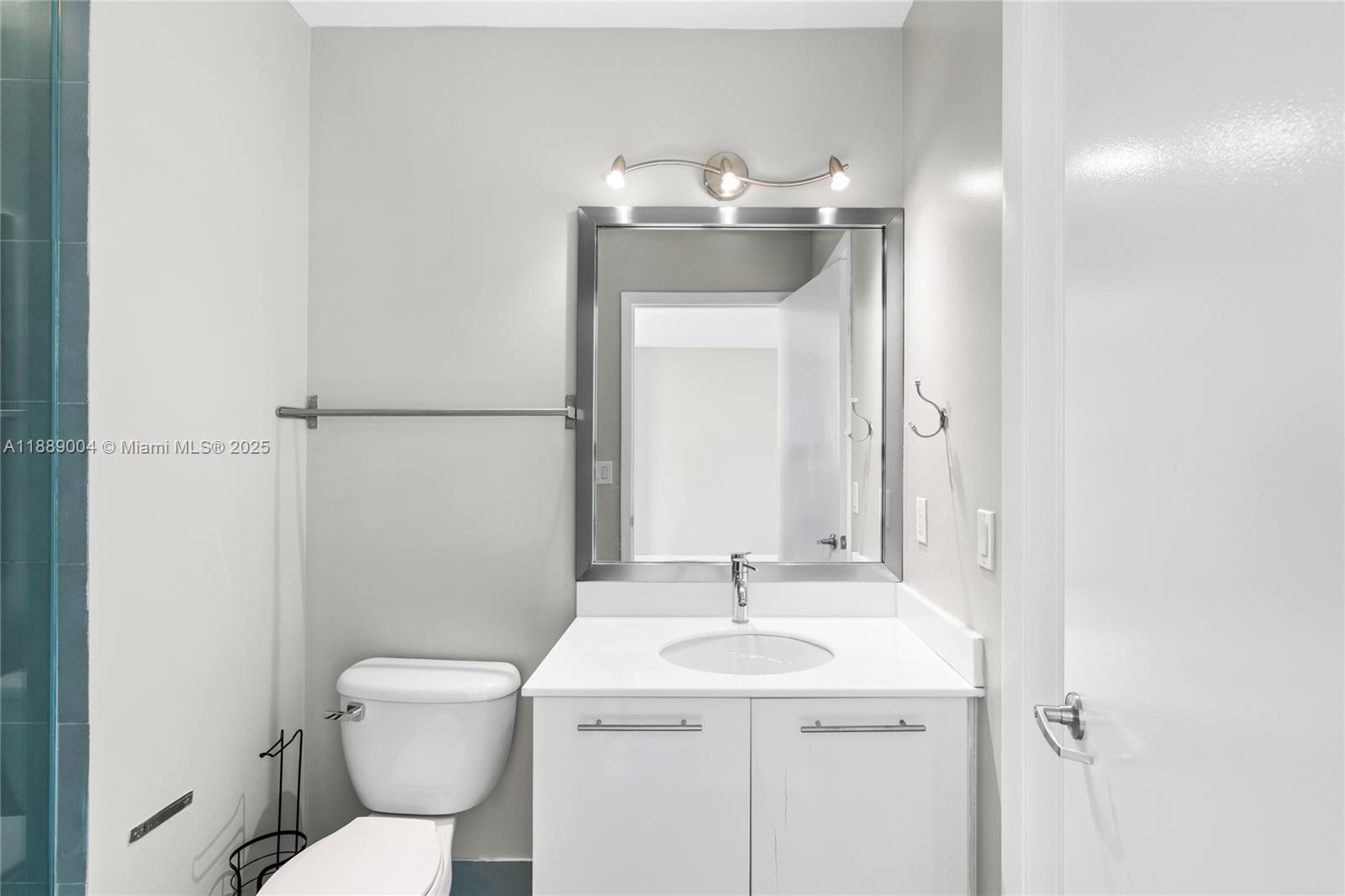92 SW 3rd St #5206, Miami FL 33130