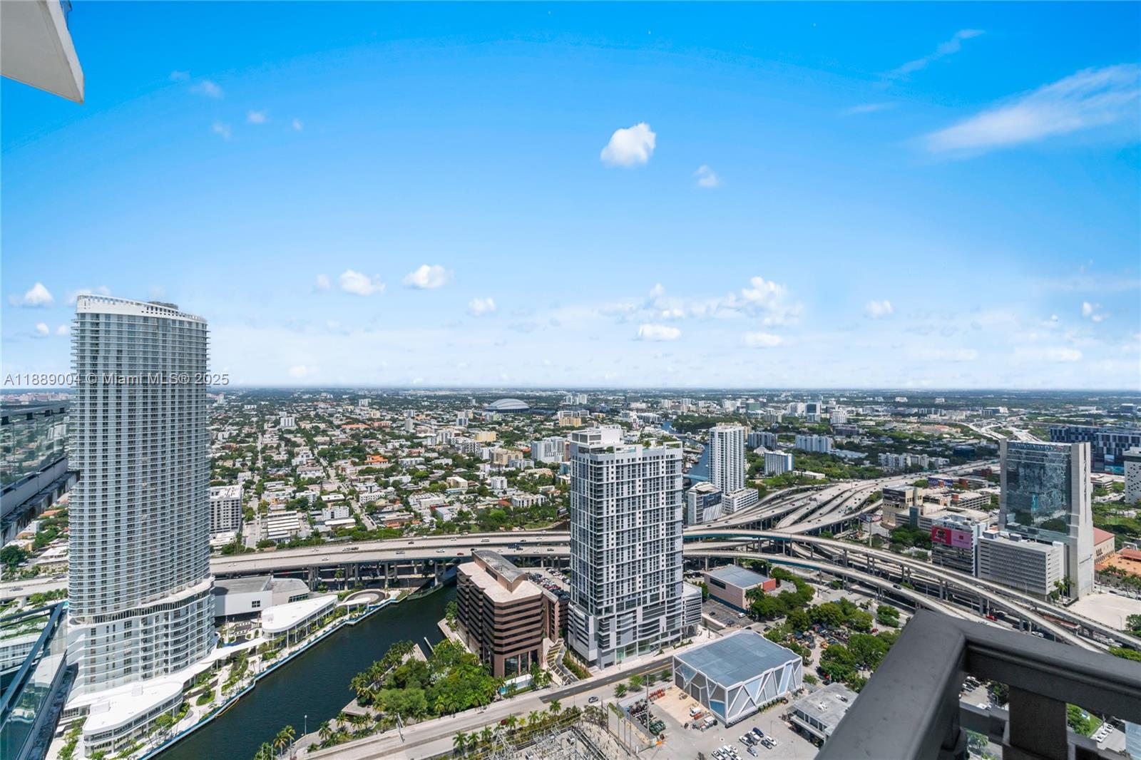 92 SW 3rd St #5206, Miami FL 33130