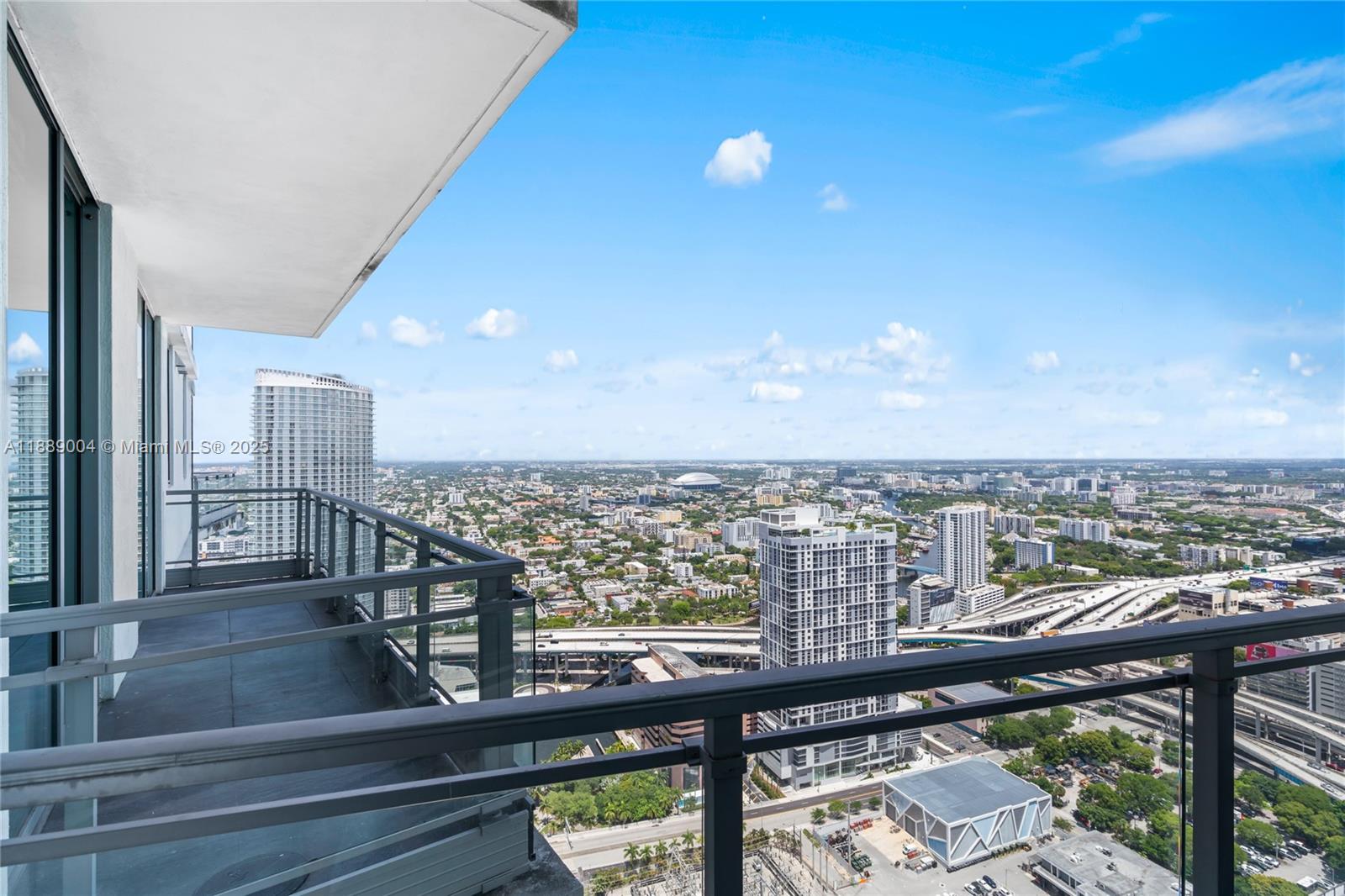 92 SW 3rd St #5206, Miami FL 33130