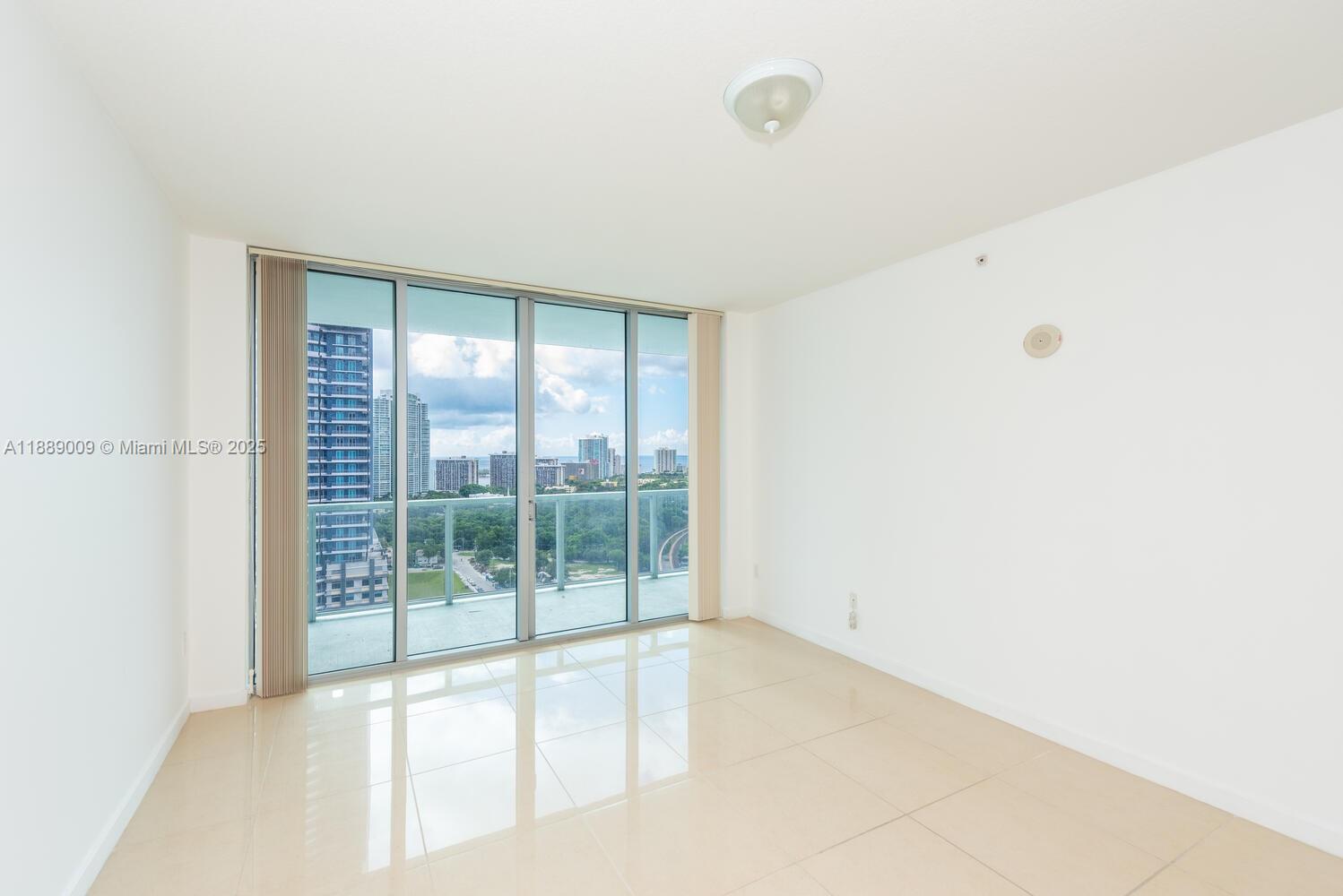 79 SW 12th St #2605-S, Miami FL 33130