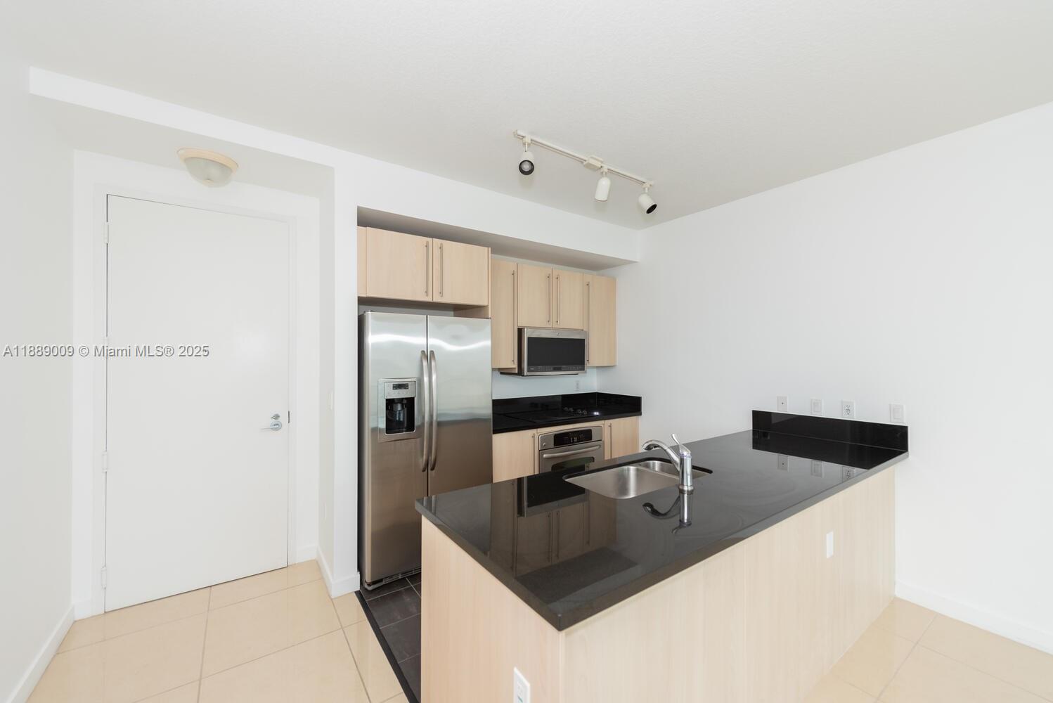 79 SW 12th St #2605-S, Miami FL 33130