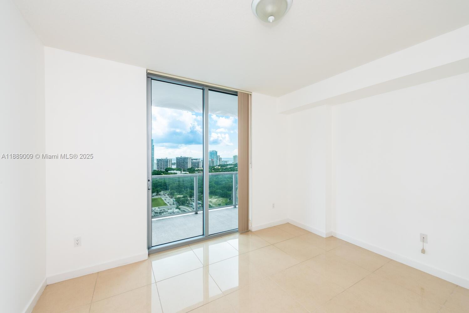 79 SW 12th St #2605-S, Miami FL 33130