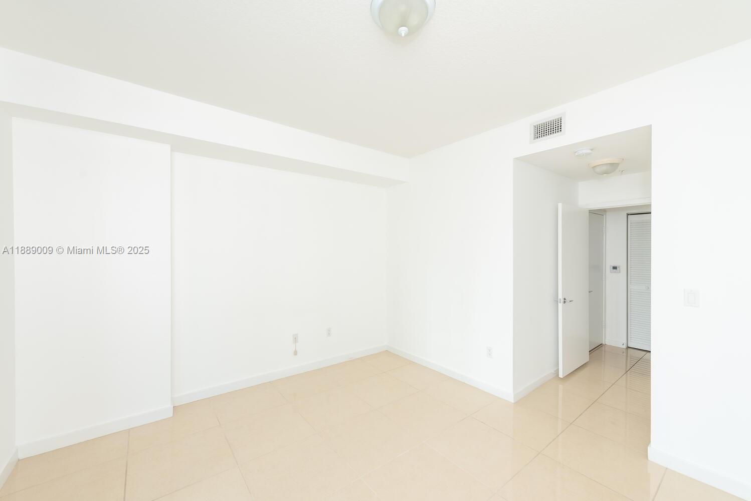 79 SW 12th St #2605-S, Miami FL 33130