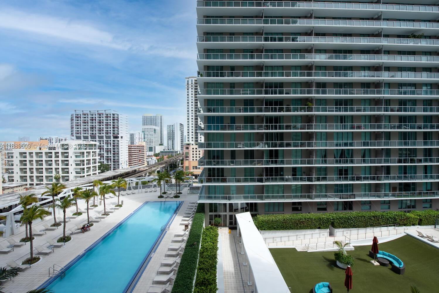 79 SW 12th St #2605-S, Miami FL 33130