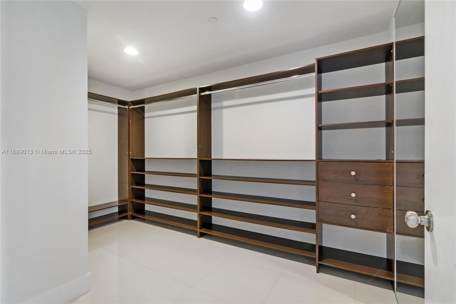 2950 NE 188th St #343, Aventura FL 33180