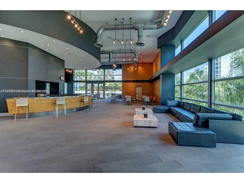 2950 NE 188th St #343, Aventura FL 33180