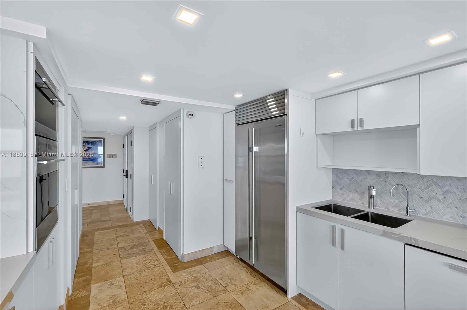3 Grove Isle Dr #C1802, Coconut Grove FL 33133