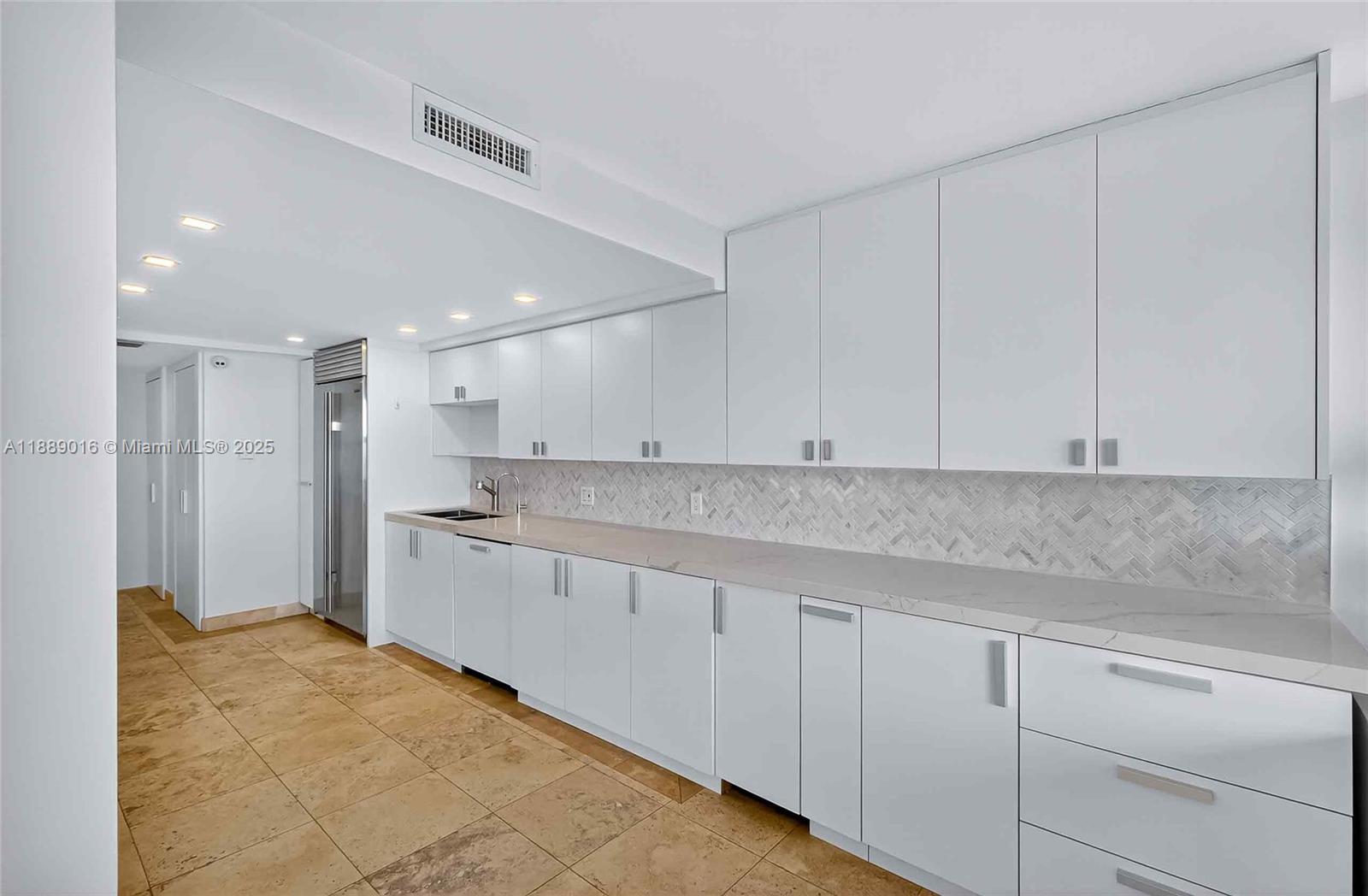 3 Grove Isle Dr #C1802, Coconut Grove FL 33133