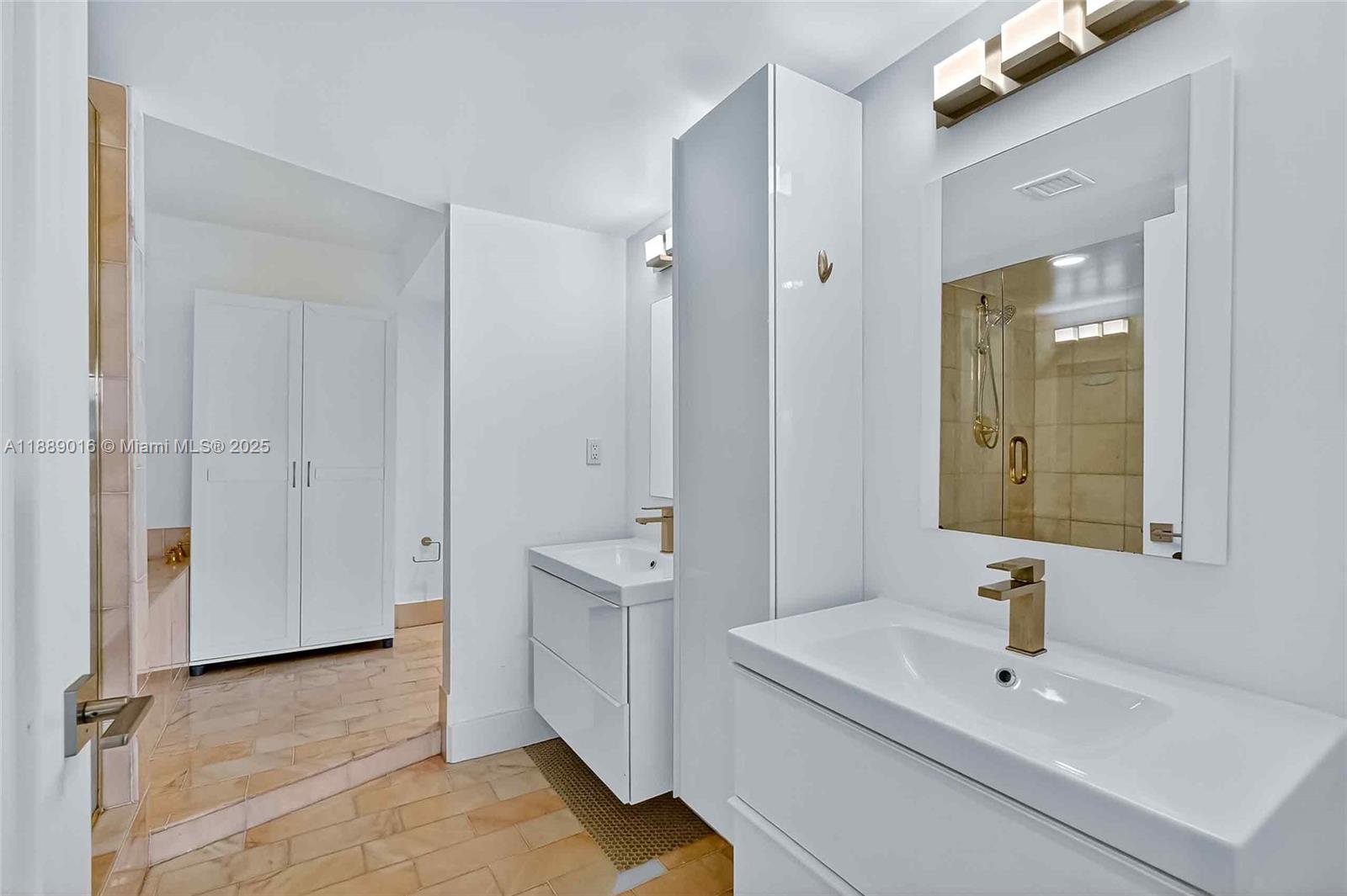 3 Grove Isle Dr #C1802, Coconut Grove FL 33133