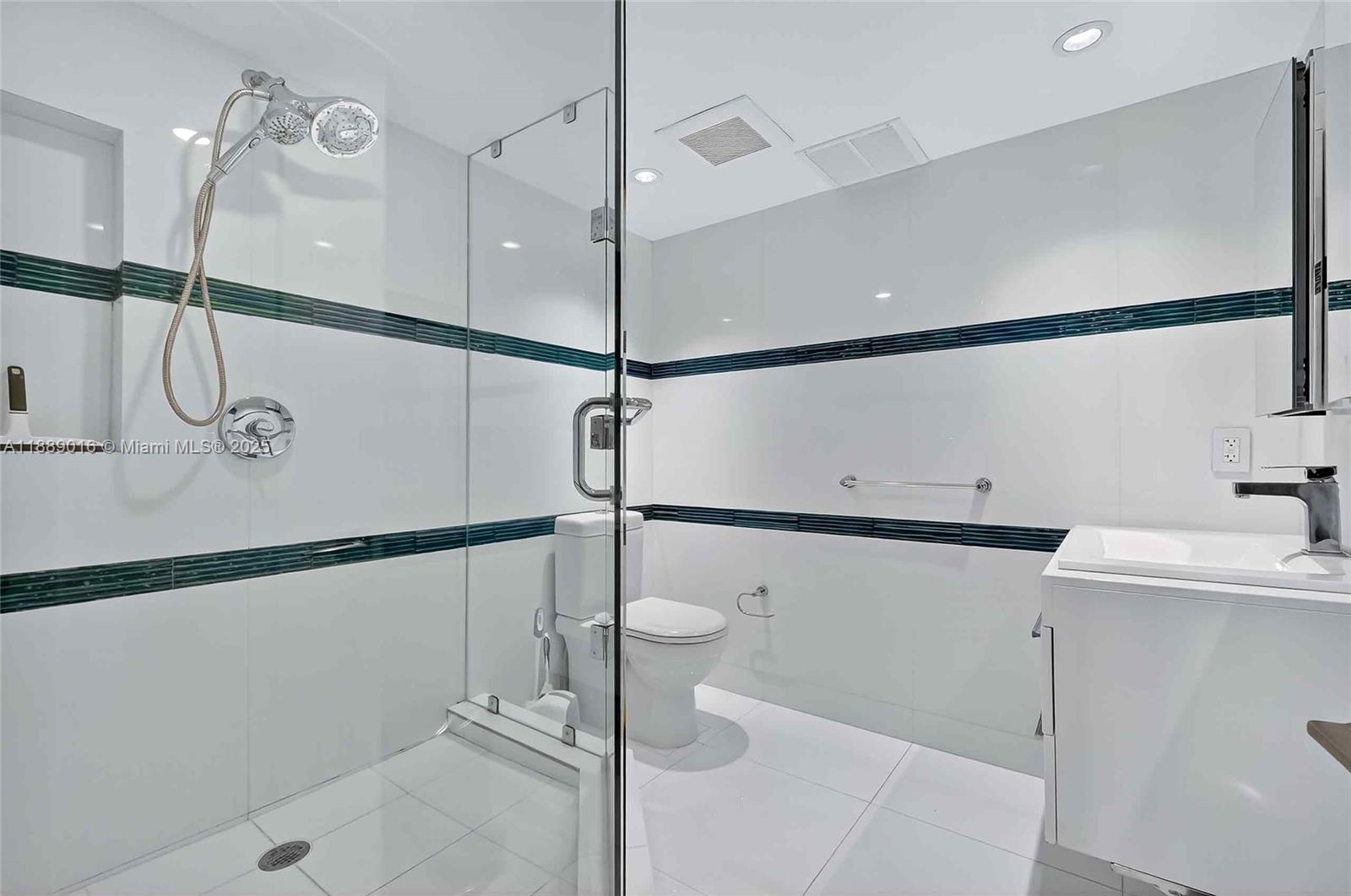 3 Grove Isle Dr #C1802, Coconut Grove FL 33133