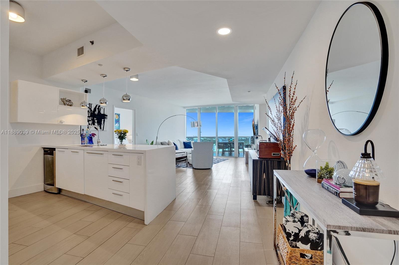 400 Alton Rd #1505, Miami Beach FL 33139