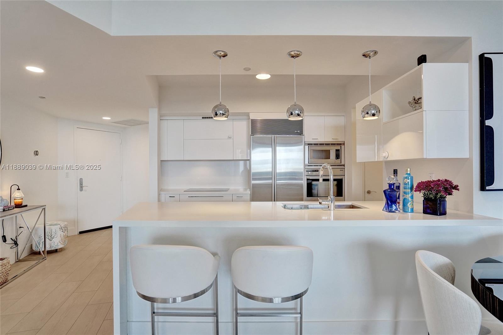 400 Alton Rd #1505, Miami Beach FL 33139