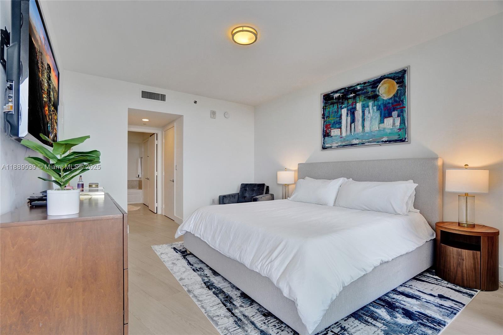 400 Alton Rd #1505, Miami Beach FL 33139