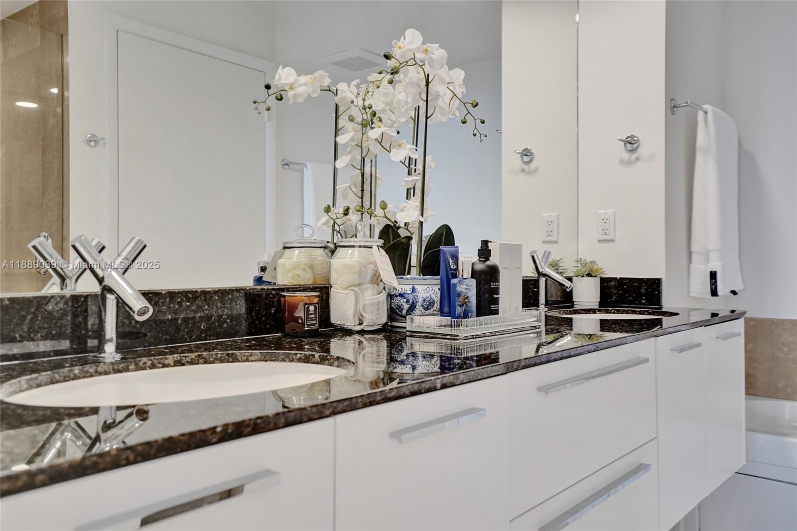 400 Alton Rd #1505, Miami Beach FL 33139