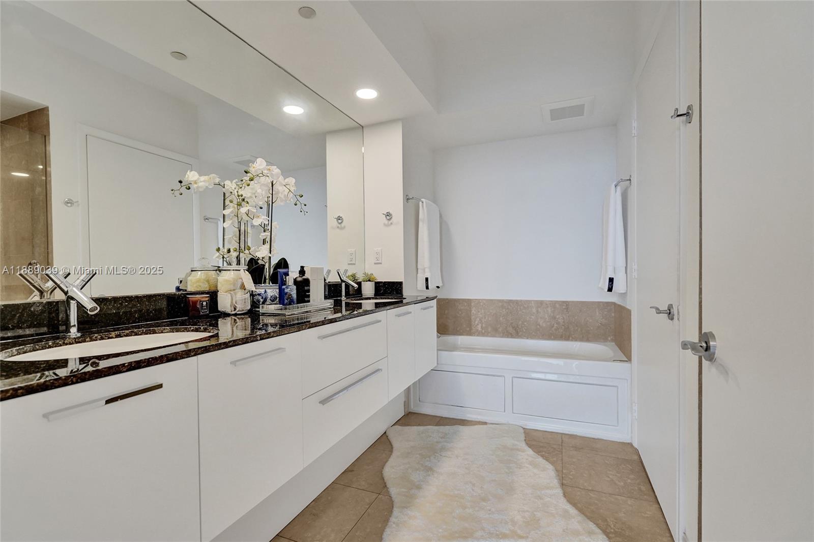 400 Alton Rd #1505, Miami Beach FL 33139