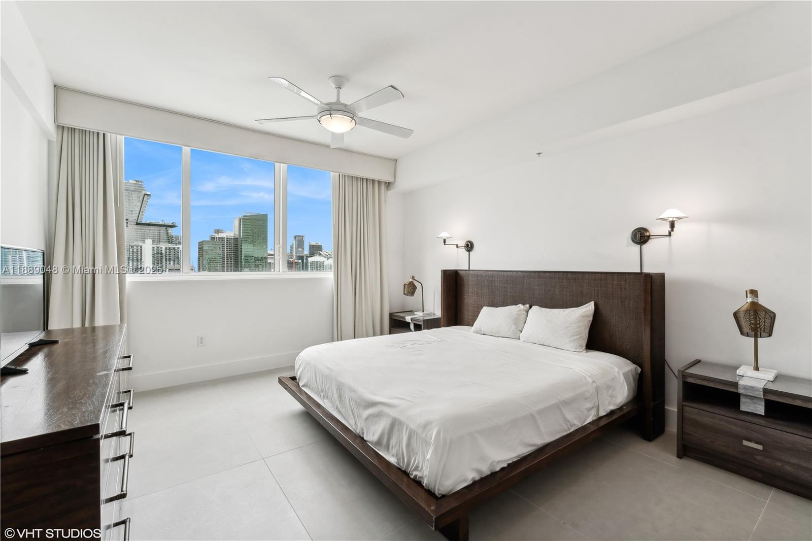 244 Biscayne Blvd #3903, Miami FL 33132
