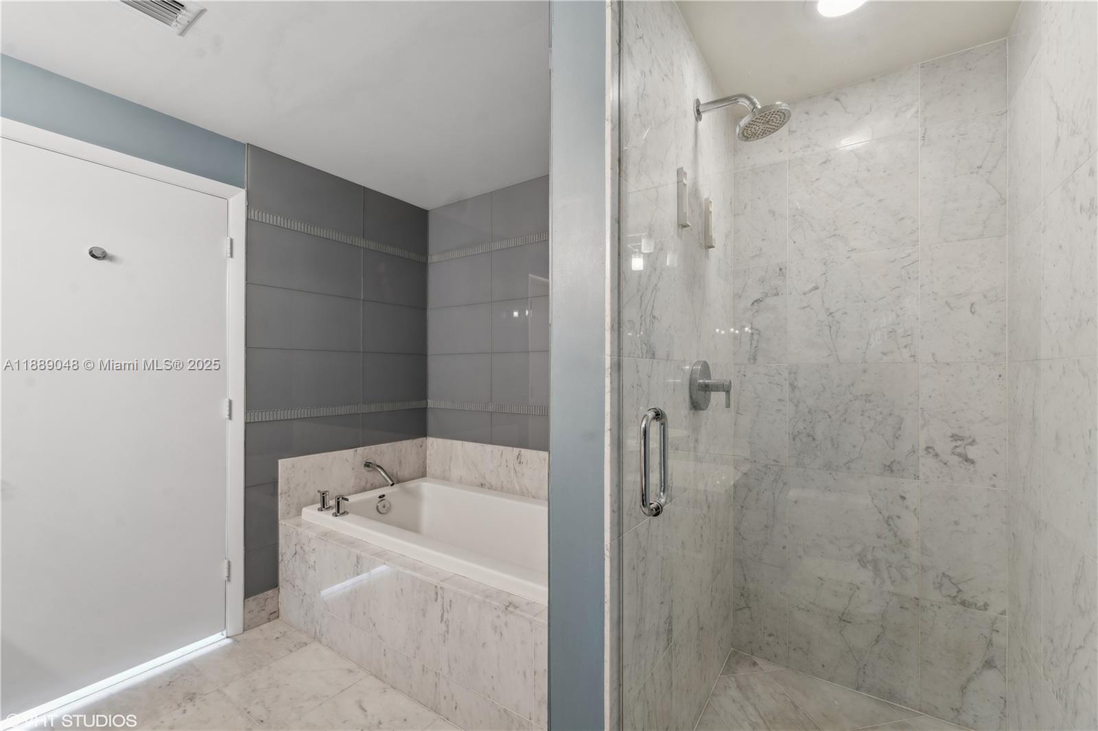 244 Biscayne Blvd #3903, Miami FL 33132