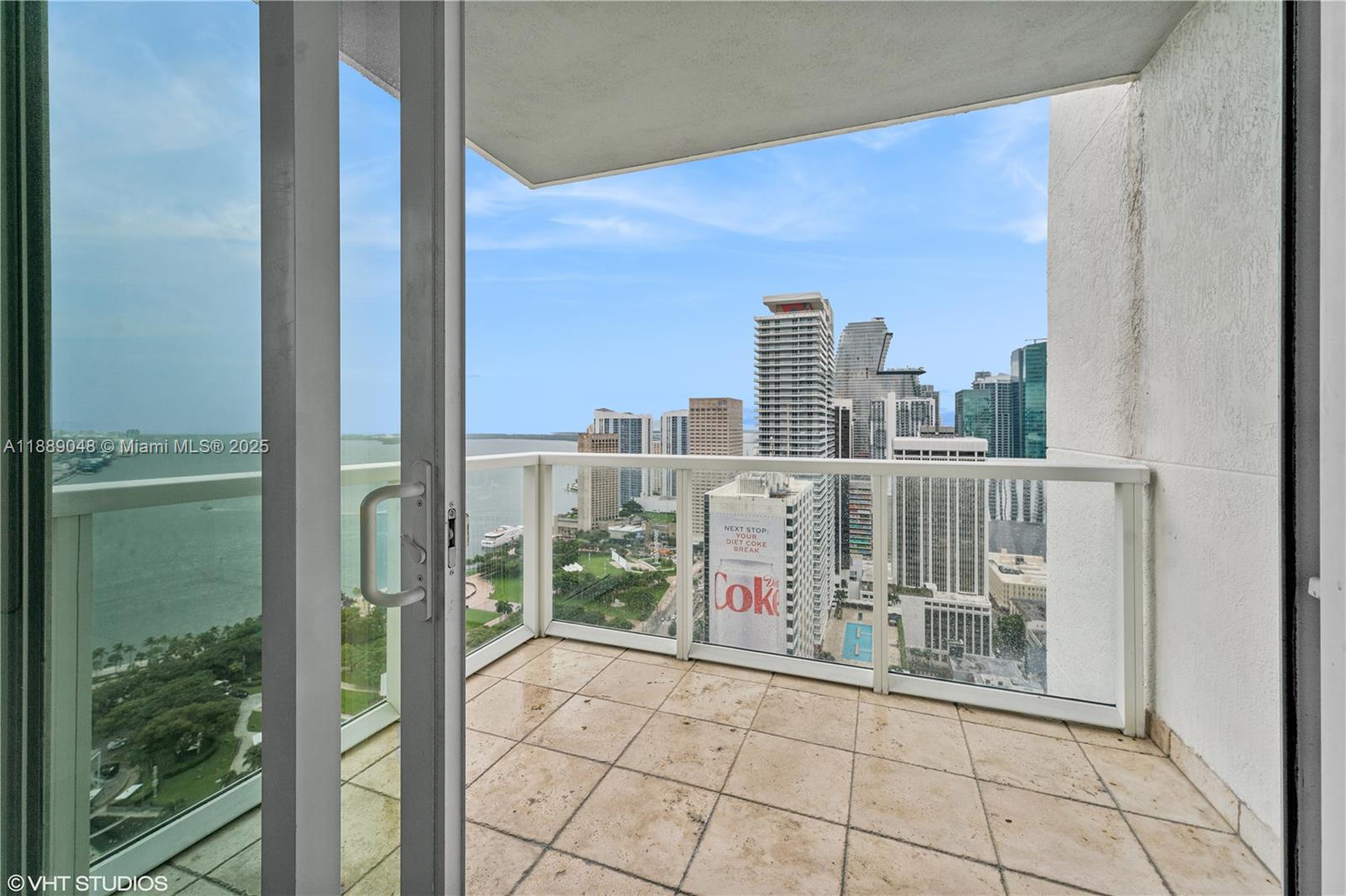 244 Biscayne Blvd #3903, Miami FL 33132