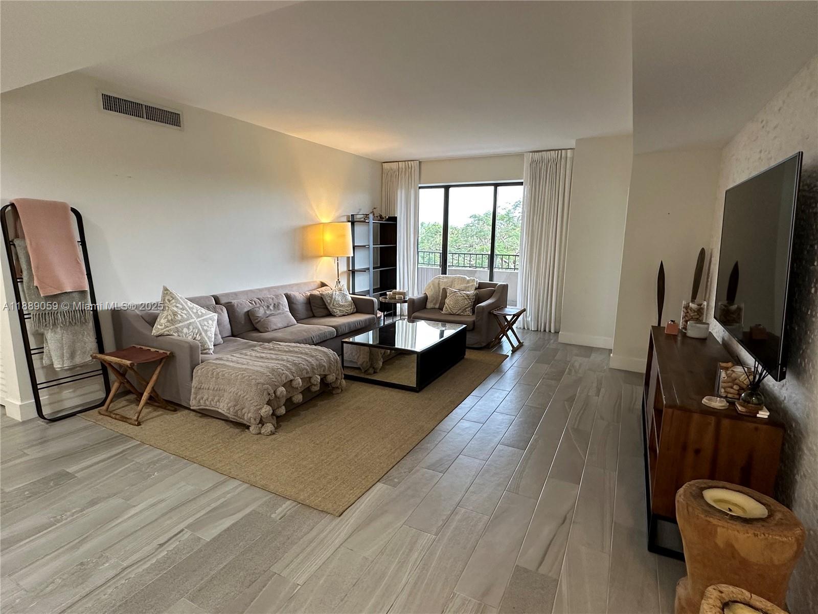 201 Crandon Blvd #302, Key Biscayne FL 33149