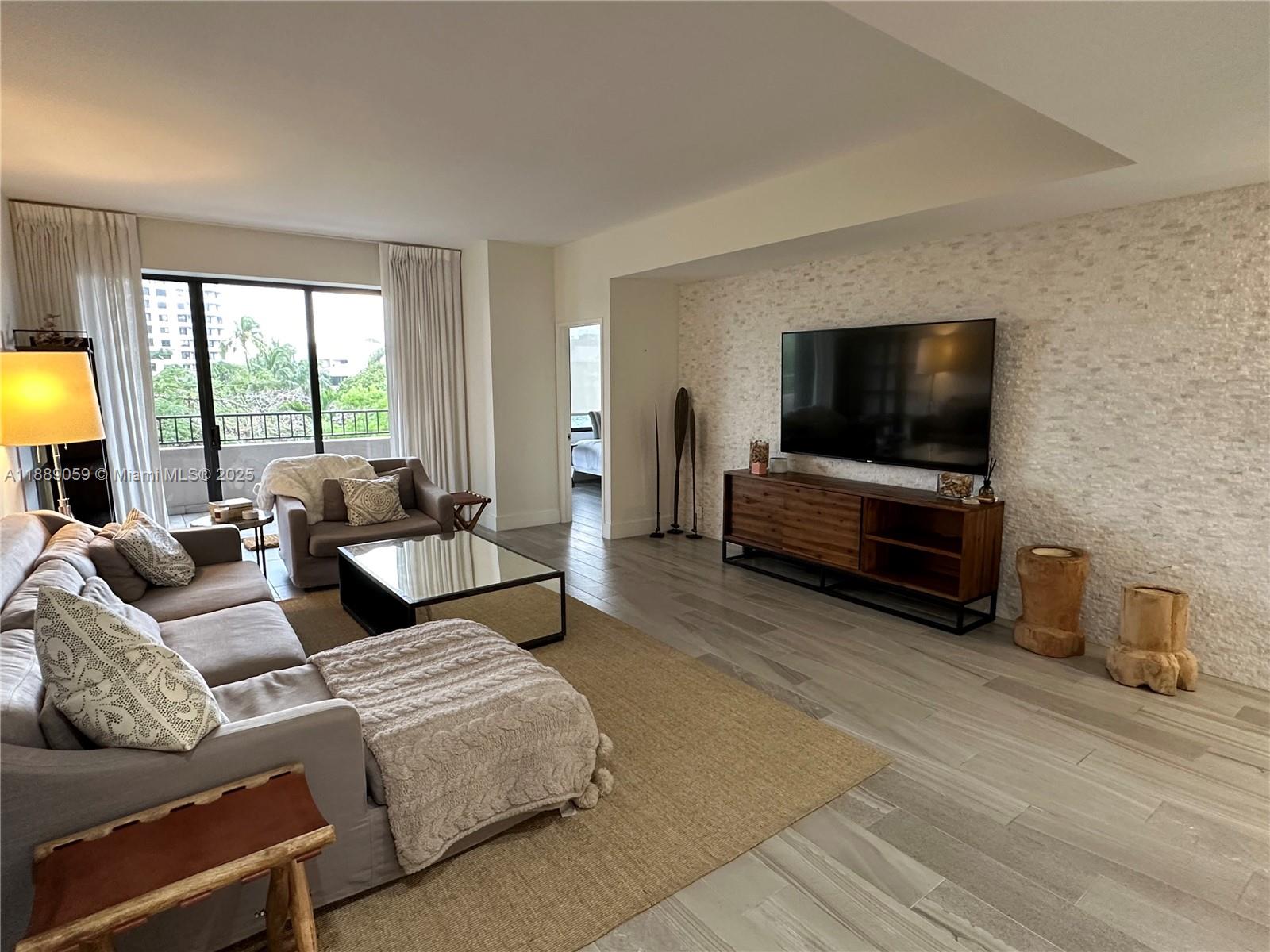 201 Crandon Blvd #302, Key Biscayne FL 33149