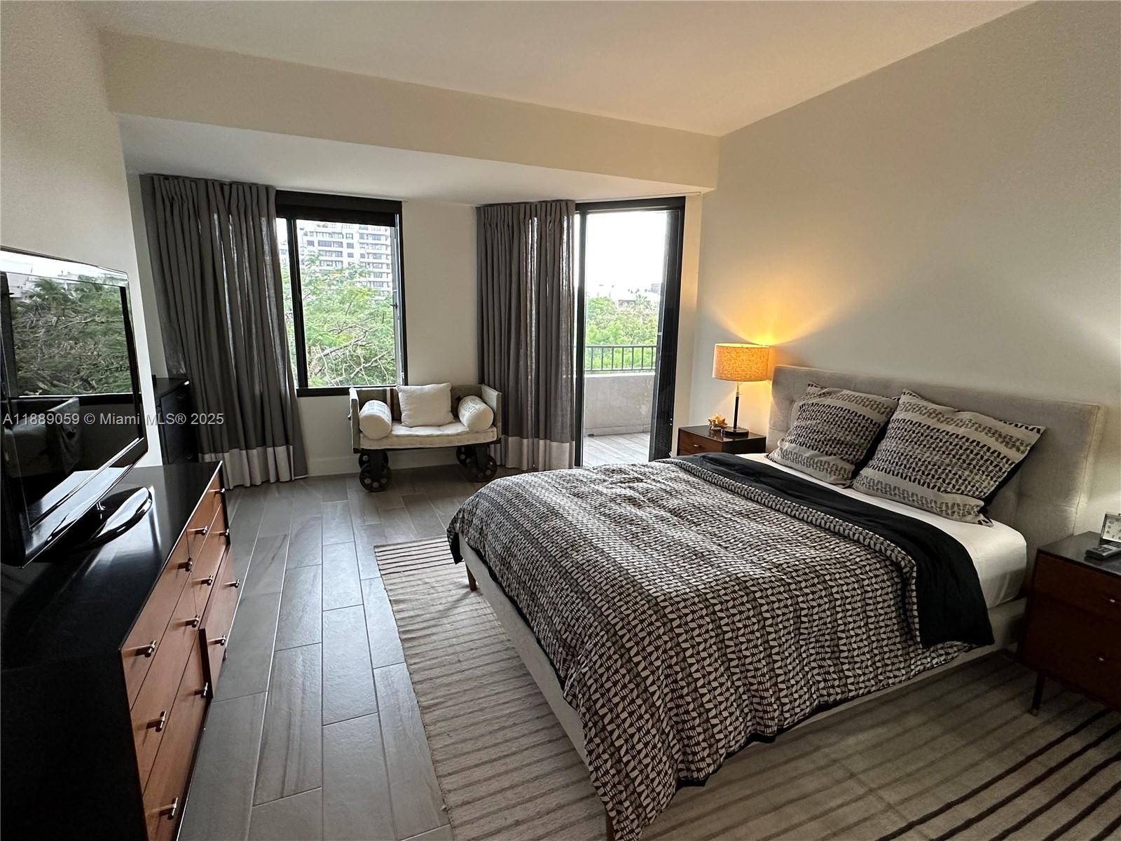 201 Crandon Blvd #302, Key Biscayne FL 33149