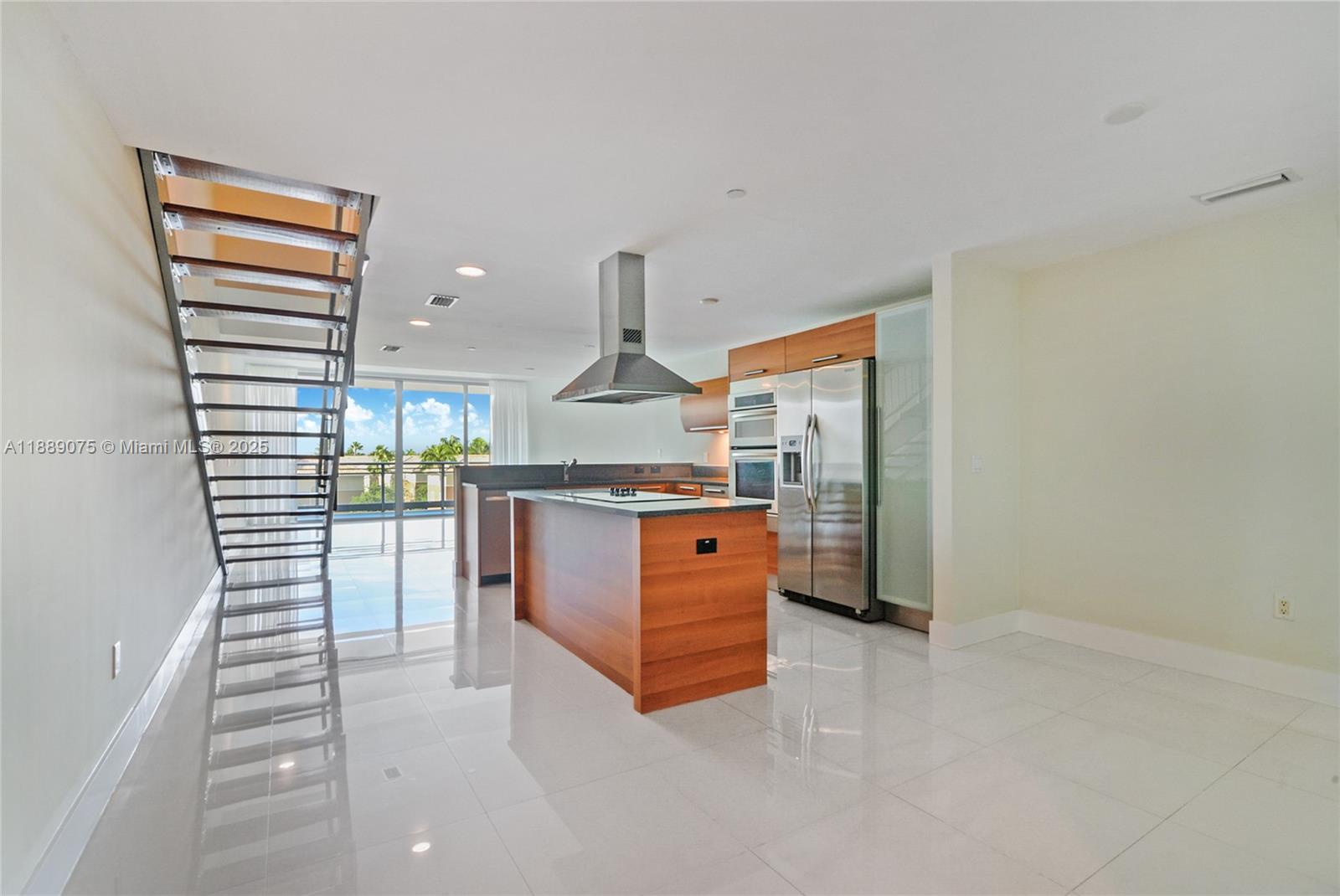 2950 NE 188th St #309, Aventura FL 33180