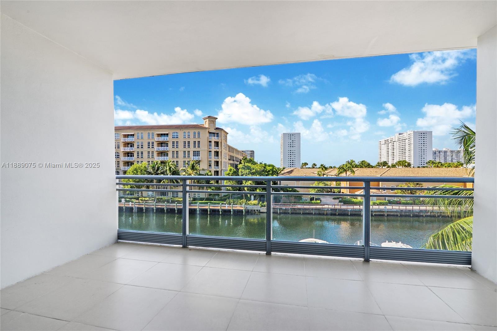 2950 NE 188th St #309, Aventura FL 33180