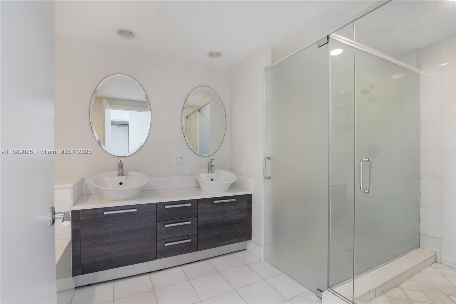 2950 NE 188th St #309, Aventura FL 33180